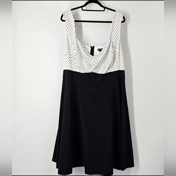 Torrid Satiny Sweetheart Neckline Polka Dot Dress w Black Fit&Flare Bottom Plus - Picture 9 of 10